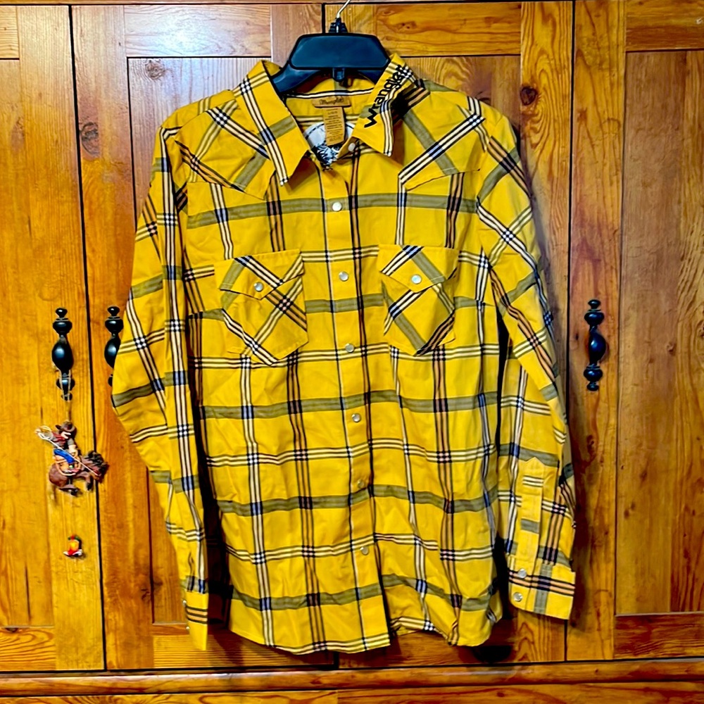Womens wrangler button down